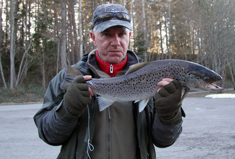 Tobbe med dagens största öring